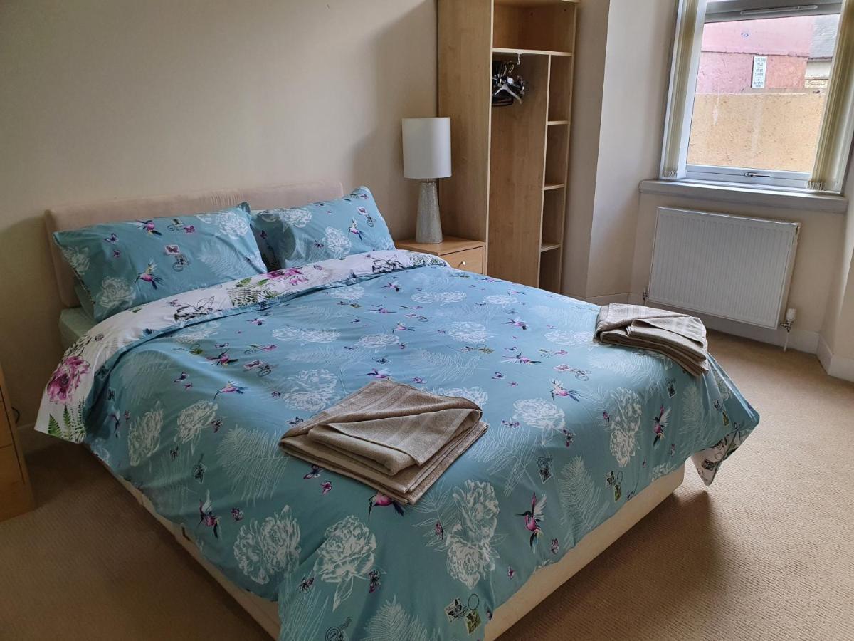 Flat 1 Castlebank House Flats Apartment Дингуол Екстериор снимка